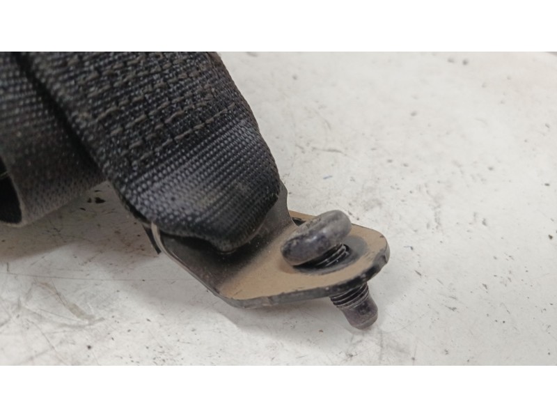 Recambio de cinturon seguridad trasero izquierdo para opel combo tour 1.3 cdti 16v referencia OEM IAM   