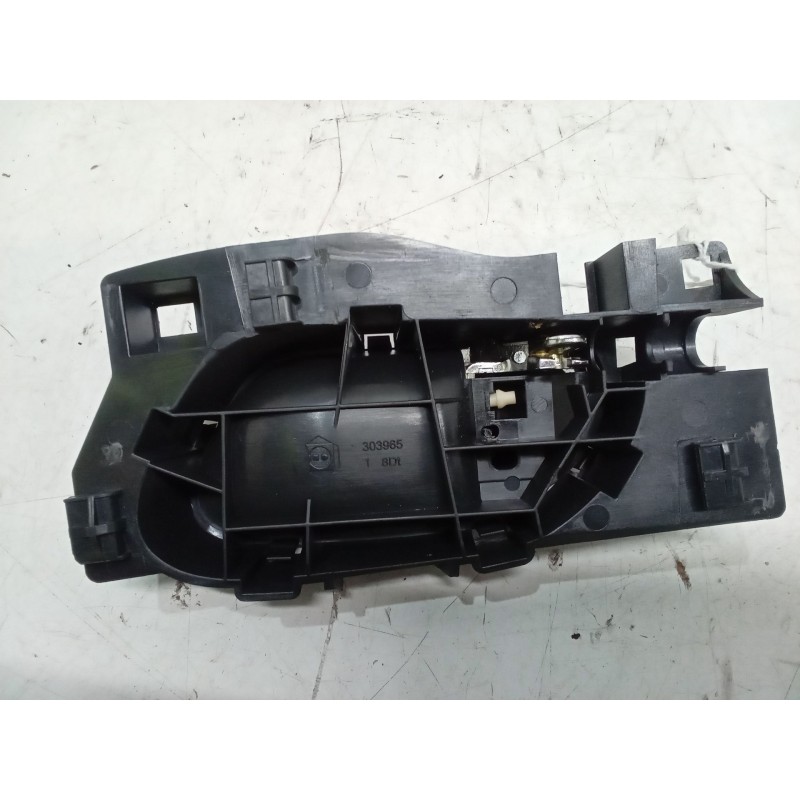 Recambio de maneta interior puerta trasera derecha para peugeot 207/207+ (wa_, wc_) 1.6 hdi referencia OEM IAM 303965  96555516V