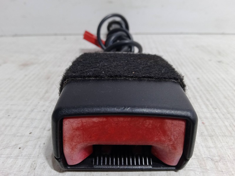 Recambio de anclaje cinturon delantero derecho para mercedes-benz clase b sports tourer (w245) b 160 (245.231) referencia OEM IA