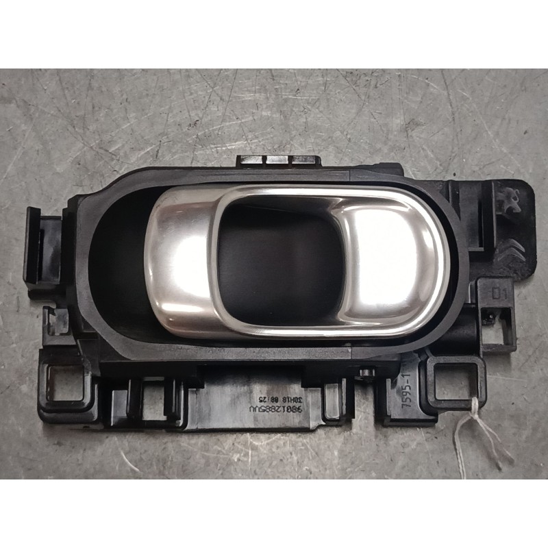 Recambio de maneta interior puerta delantera derecha para citroën c3 iii (sx) 1.2 thp 110 referencia OEM IAM 98012885VV  