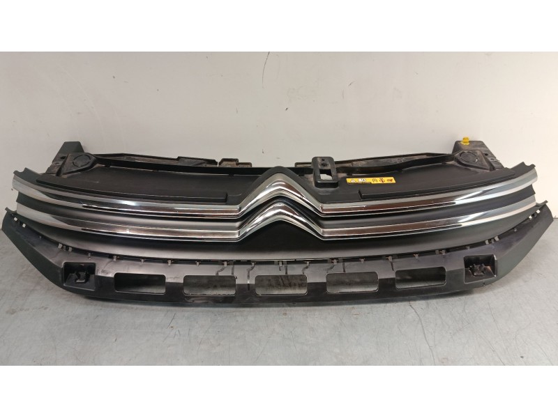 Recambio de rejillas capo para citroën c3 iii (sx) 1.2 thp 110 referencia OEM IAM 9812063477  