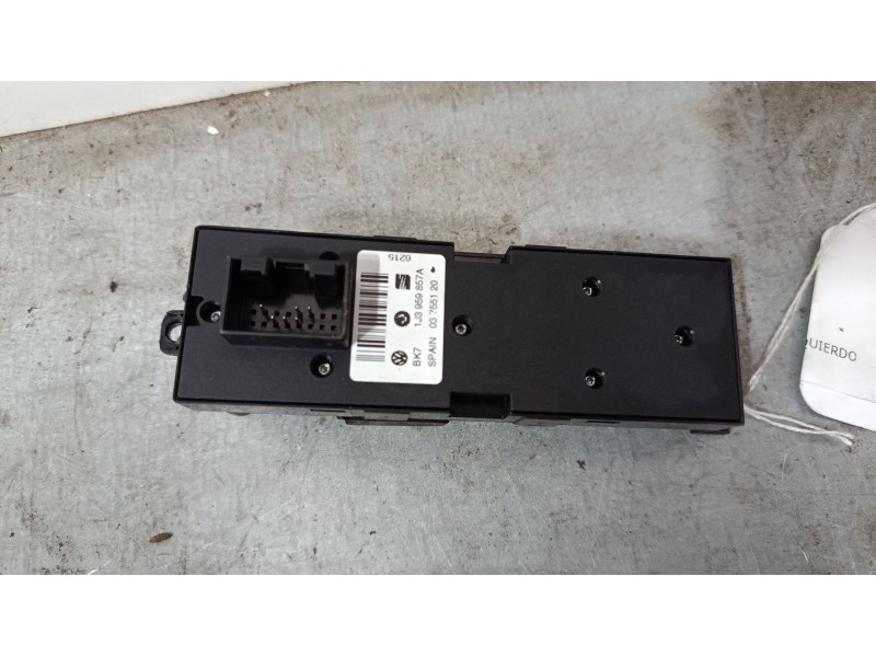 Recambio de mando elevalunas delantero izquierdo para skoda fabia i (6y2) 1.9 sdi referencia OEM IAM 03755120  