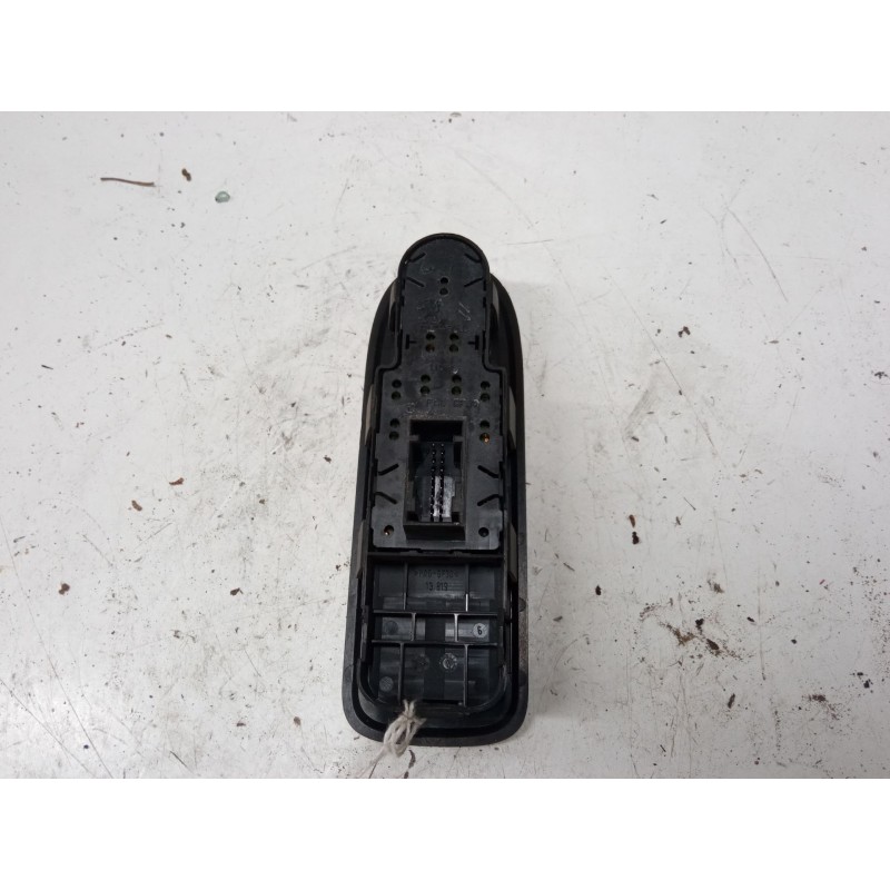 Recambio de mando elevalunas delantero izquierdo para peugeot 308 sw i (4e_, 4h_) 1.6 hdi referencia OEM IAM   