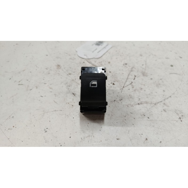 Recambio de mando elevalunas trasero derecho para hyundai i20 iii (bc3, bi3) 1.2 1.2 referencia OEM IAM   