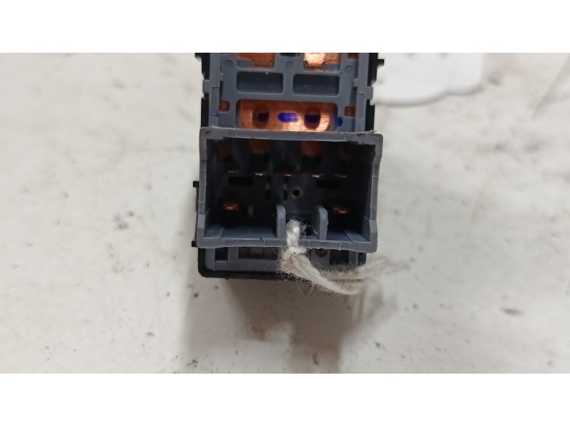 Recambio de mando elevalunas trasero derecho para hyundai i20 iii (bc3, bi3) 1.2 1.2 referencia OEM IAM   