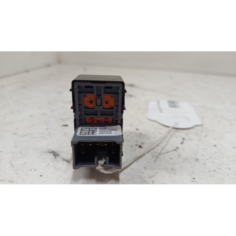Recambio de mando elevalunas trasero izquierdo para hyundai i20 iii (bc3, bi3) 1.2 1.2 referencia OEM IAM   