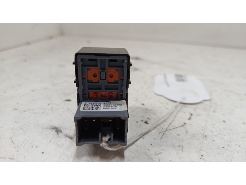 Recambio de mando elevalunas trasero izquierdo para hyundai i20 iii (bc3, bi3) 1.2 1.2 referencia OEM IAM   