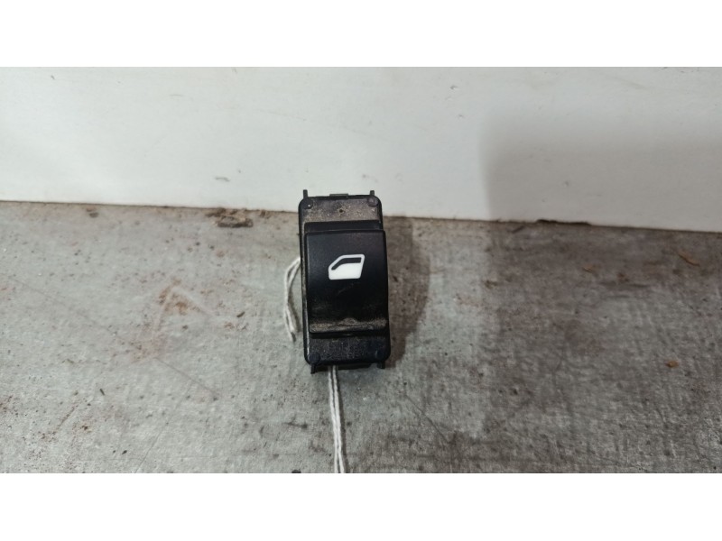 Recambio de mando elevalunas trasero derecho para opel crossland x / crossland (p17, p2qo) 1.2 (75) referencia OEM IAM   