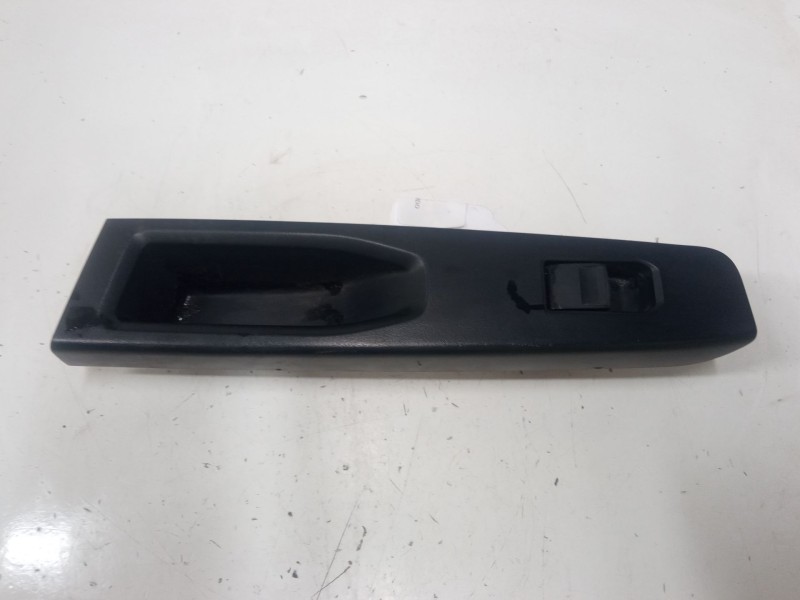 Recambio de mando elevalunas trasero izquierdo para toyota yaris (_p13_) 1.5 (nsp131_) referencia OEM IAM   