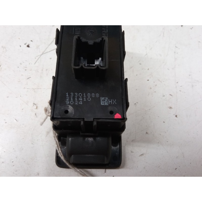 Recambio de mando elevalunas trasero izquierdo para opel insignia a sedán (g09) 2.0 cdti (69) referencia OEM IAM   