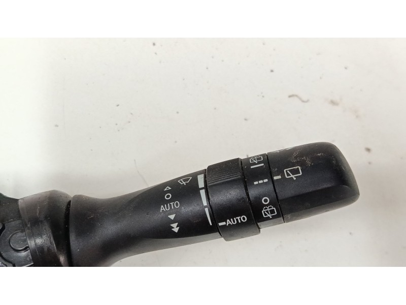 Recambio de mando luces para toyota yaris (_p13_) 1.5 (nsp131_) referencia OEM IAM 892450D020  