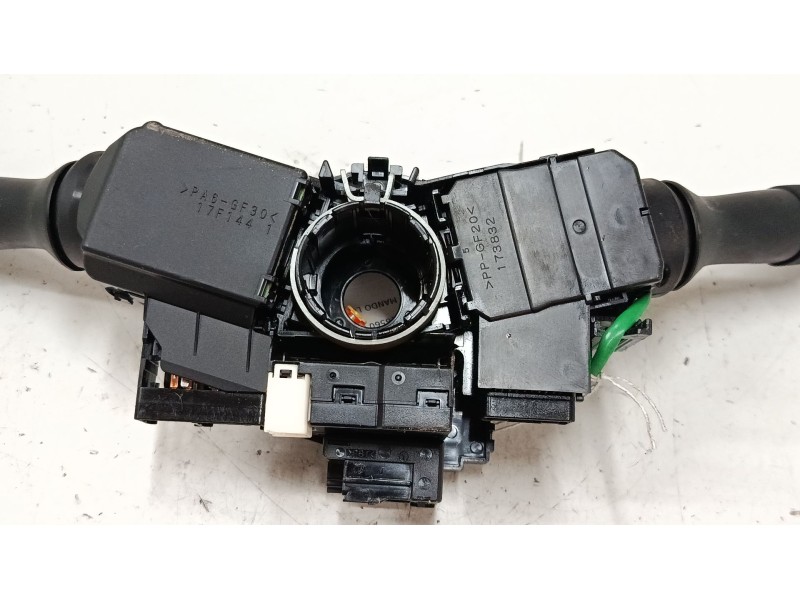 Recambio de mando luces para toyota yaris (_p13_) 1.5 (nsp131_) referencia OEM IAM 892450D020  