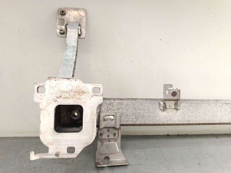 Recambio de refuerzo paragolpes delantero para citroën c3 iii (sx) 1.2 thp 110 referencia OEM IAM 9801276380  