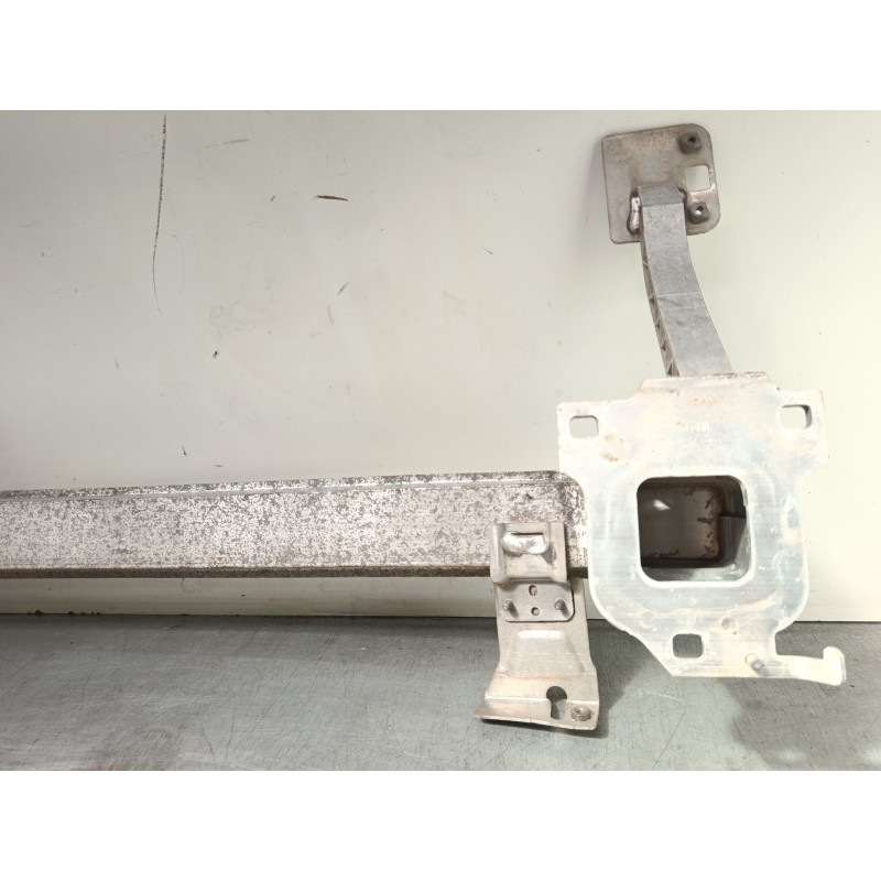 Recambio de refuerzo paragolpes delantero para citroën c3 iii (sx) 1.2 thp 110 referencia OEM IAM 9801276380  