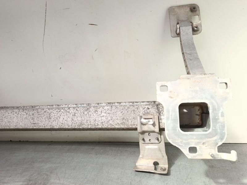 Recambio de refuerzo paragolpes delantero para citroën c3 iii (sx) 1.2 thp 110 referencia OEM IAM 9801276380  