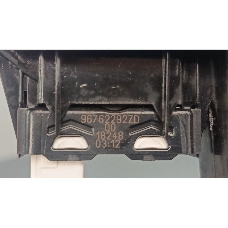 Recambio de mando elevalunas trasero izquierdo para citroën c3 iii (sx) 1.2 thp 110 referencia OEM IAM 96762292ZD  
