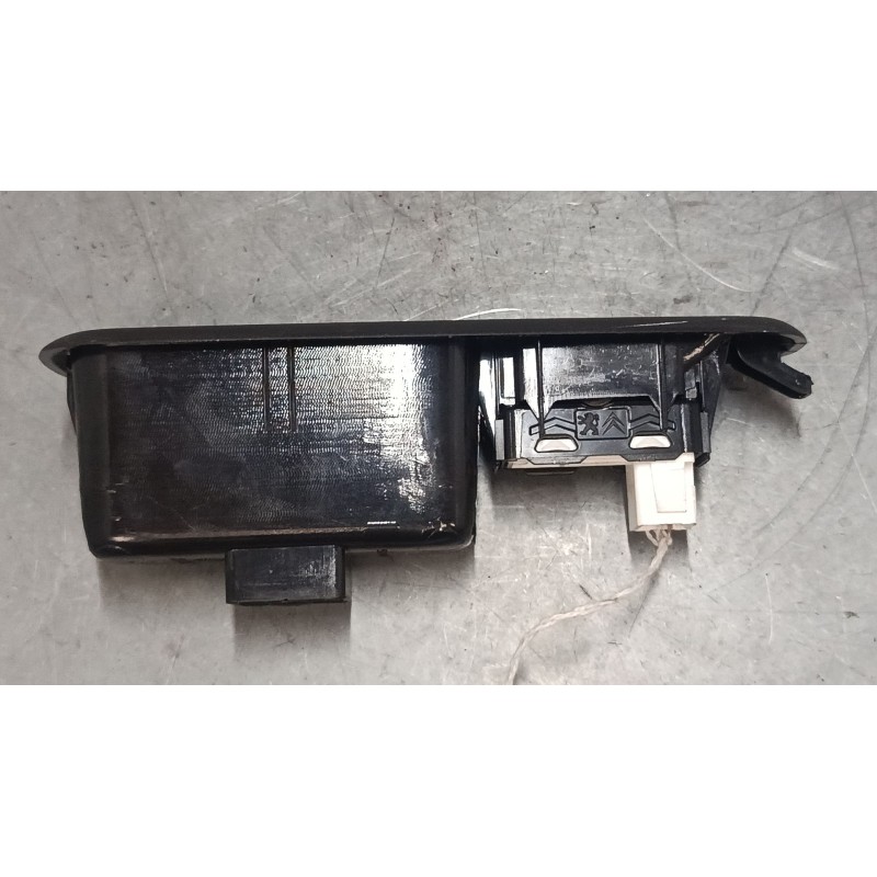 Recambio de mando elevalunas trasero izquierdo para citroën c3 iii (sx) 1.2 thp 110 referencia OEM IAM 96762292ZD  