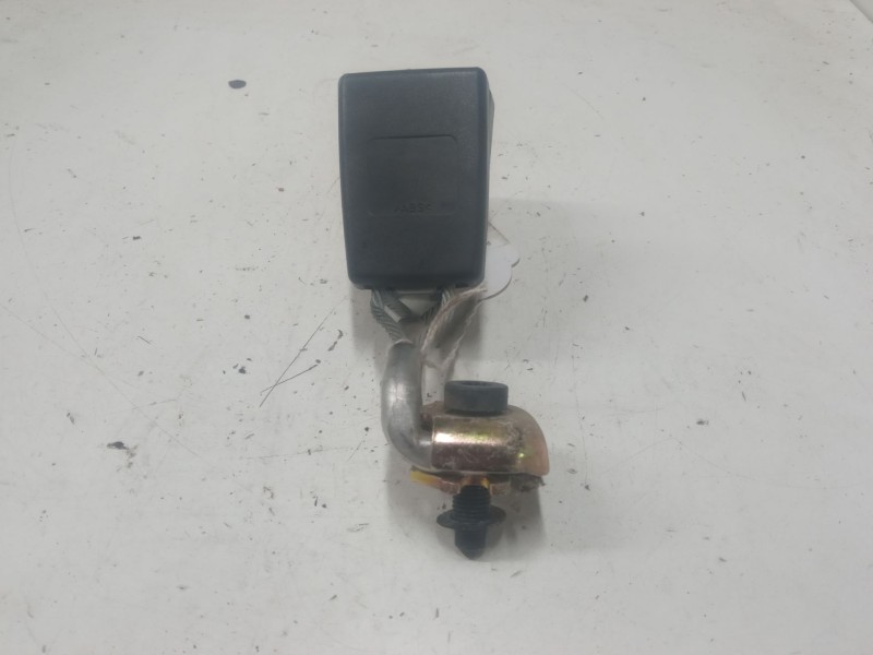 Recambio de anclaje cinturon trasero izquierdo para volkswagen passat b6 (3c2) 2.0 tdi referencia OEM IAM   