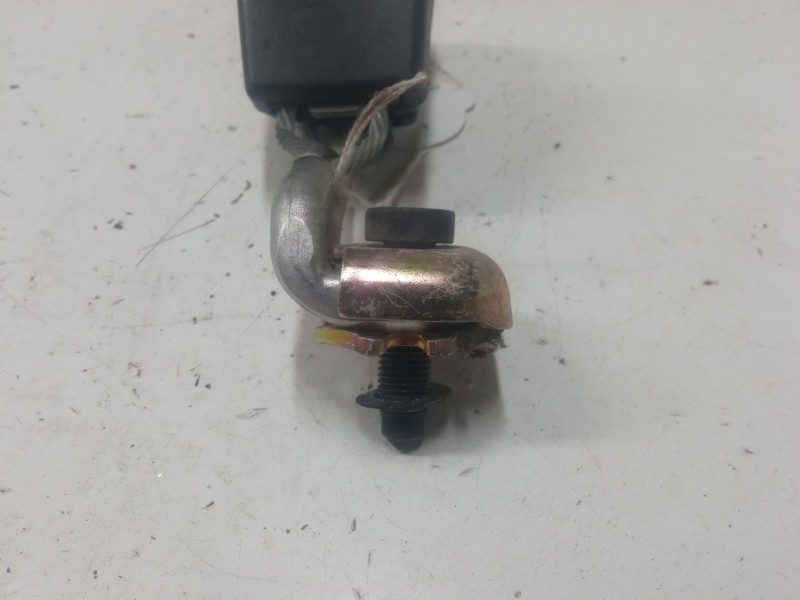 Recambio de anclaje cinturon trasero izquierdo para volkswagen passat b6 (3c2) 2.0 tdi referencia OEM IAM   