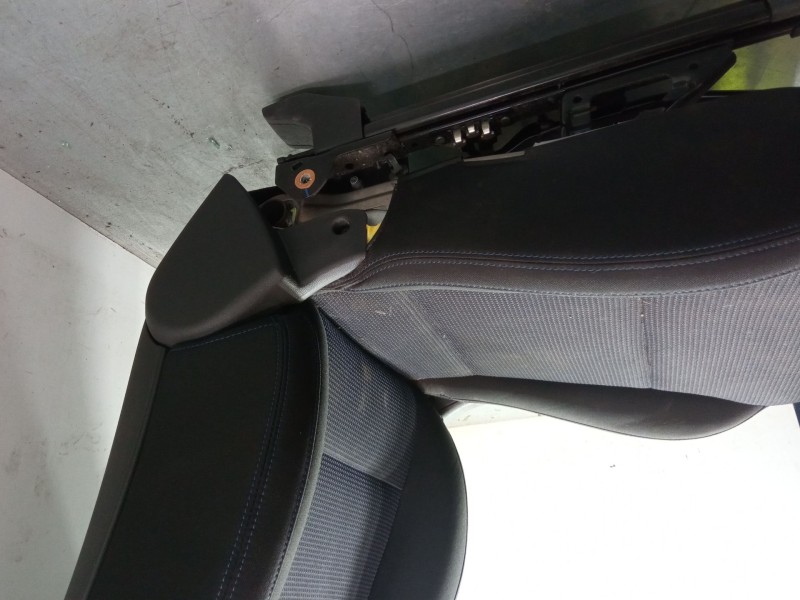 Recambio de asiento delantero derecho para hyundai tucson (tl, tle) 1.7 crdi referencia OEM IAM   