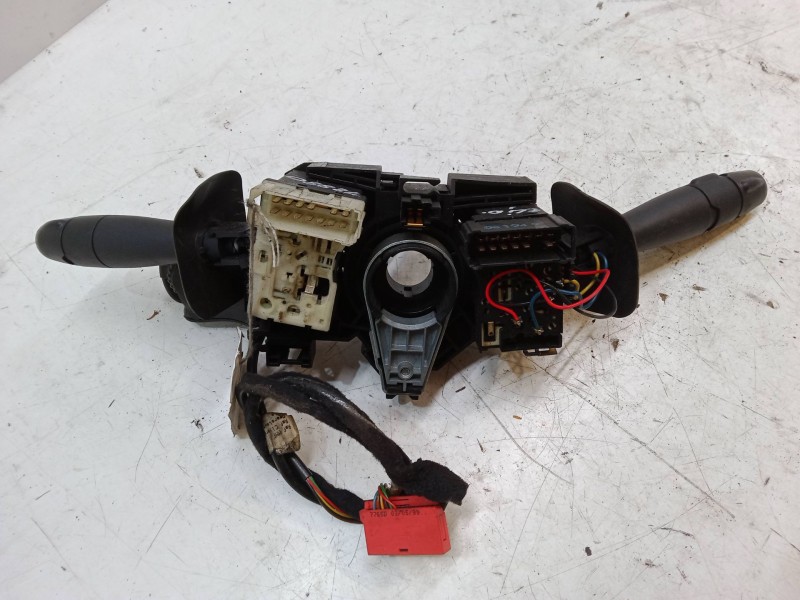 Recambio de mando luces para renault clio ii (bb_, cb_) 1.4 (b/cb0c, b/cb0s) referencia OEM IAM 7701045279 61650004 7700432854