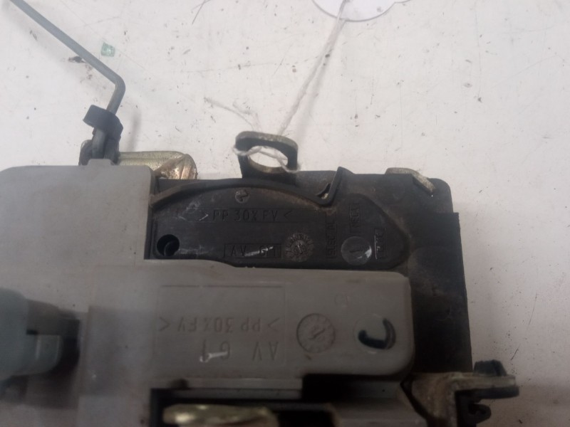 Recambio de cerradura puerta delantera izquierda para peugeot 206+ (2l_, 2m_) 1.4 hdi eco 70 referencia OEM IAM   