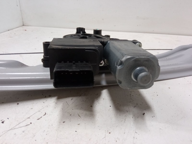 Recambio de elevalunas electrico delantero derecho para opel crossland x / crossland (p17, p2qo) 1.2 (75) referencia OEM IAM 988