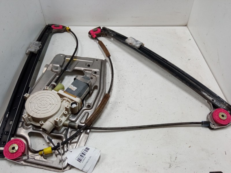 Recambio de elevalunas electrico delantero derecho para bmw 5 touring (e39) 520 i referencia OEM IAM E007006002  