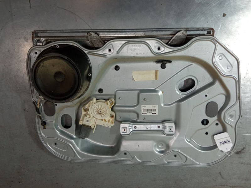 Recambio de elevalunas electrico delantero izquierdo para ford focus ii (da_, hcp, dp) 1.6 referencia OEM IAM 984562  