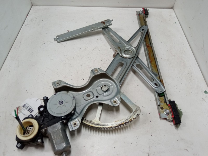 Recambio de elevalunas electrico delantero izquierdo para toyota yaris (_p13_) 1.5 (nsp131_) referencia OEM IAM   