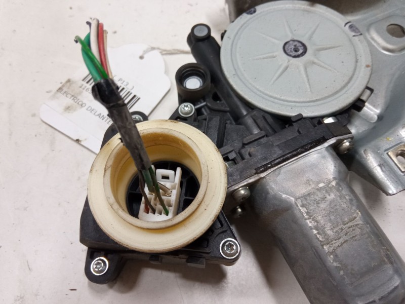 Recambio de elevalunas electrico delantero izquierdo para toyota yaris (_p13_) 1.5 (nsp131_) referencia OEM IAM   