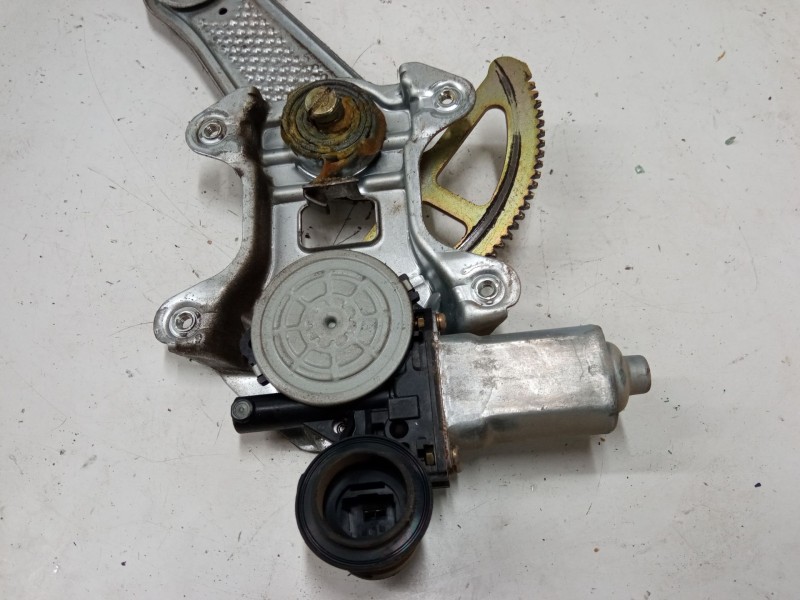 Recambio de elevalunas electrico izquierdo 3p para toyota yaris (_p1_) 1.0 (scp10_) referencia OEM IAM 0621009992  