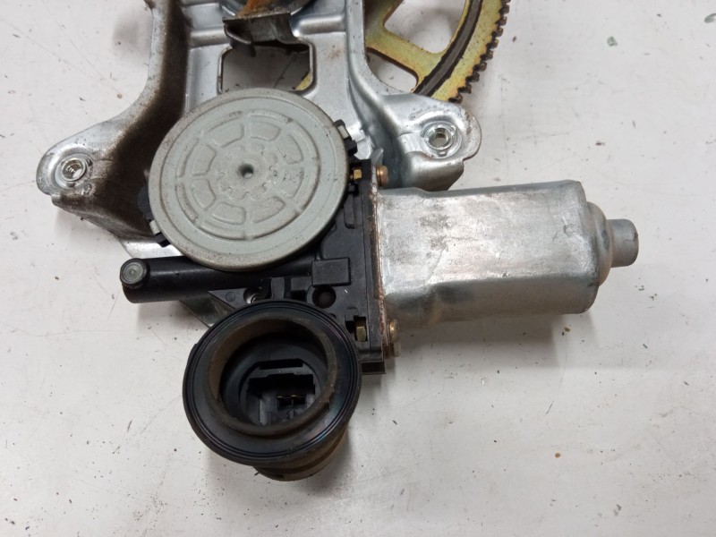 Recambio de elevalunas electrico izquierdo 3p para toyota yaris (_p1_) 1.0 (scp10_) referencia OEM IAM 0621009992  