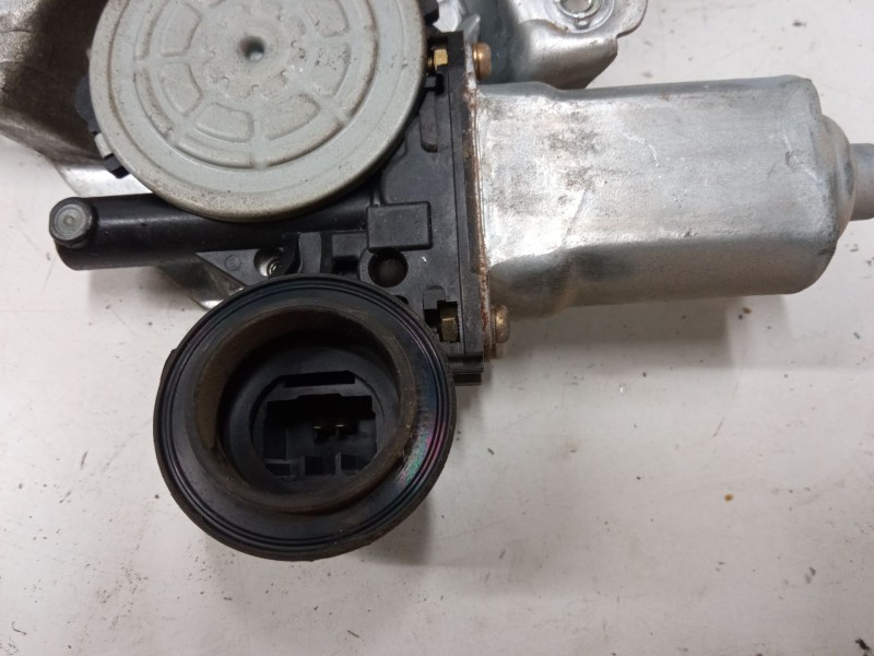 Recambio de elevalunas electrico izquierdo 3p para toyota yaris (_p1_) 1.0 (scp10_) referencia OEM IAM 0621009992  