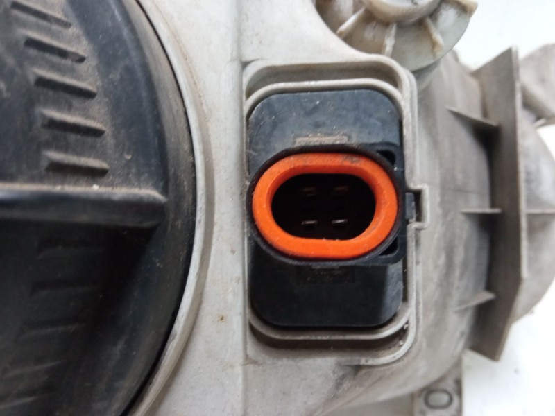 Recambio de faro izquierdo para volkswagen golf iii (1h1) 1.4 referencia OEM IAM 13886100  