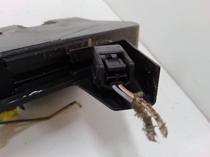 CERRADURA PUERTA DELANTERA IZQUIERDA 