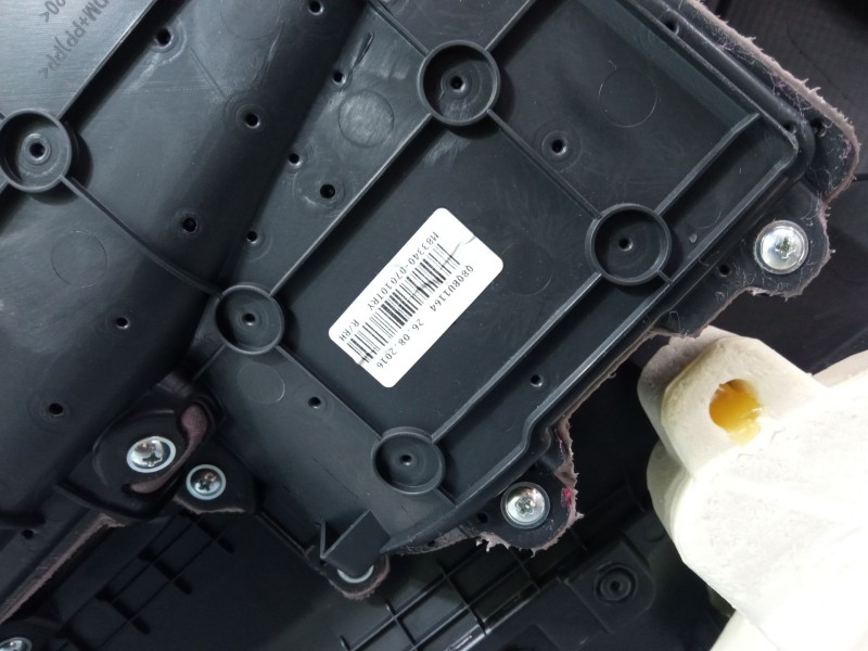 Recambio de guarnecido puerta trasera derecha para hyundai tucson (tl, tle) 1.7 crdi referencia OEM IAM 83305  