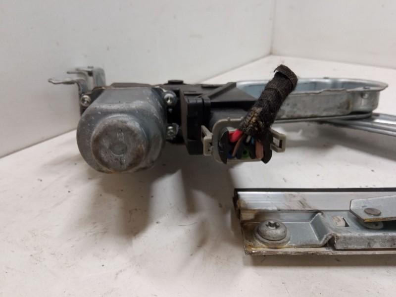 Recambio de elevalunas electrico delantero derecho para opel meriva a monospace (x03) 1.7 cdti (e75) referencia OEM IAM 93362662