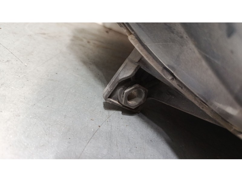 Recambio de faro derecho para volkswagen passat b6 (3c2) 2.0 tdi referencia OEM IAM   
