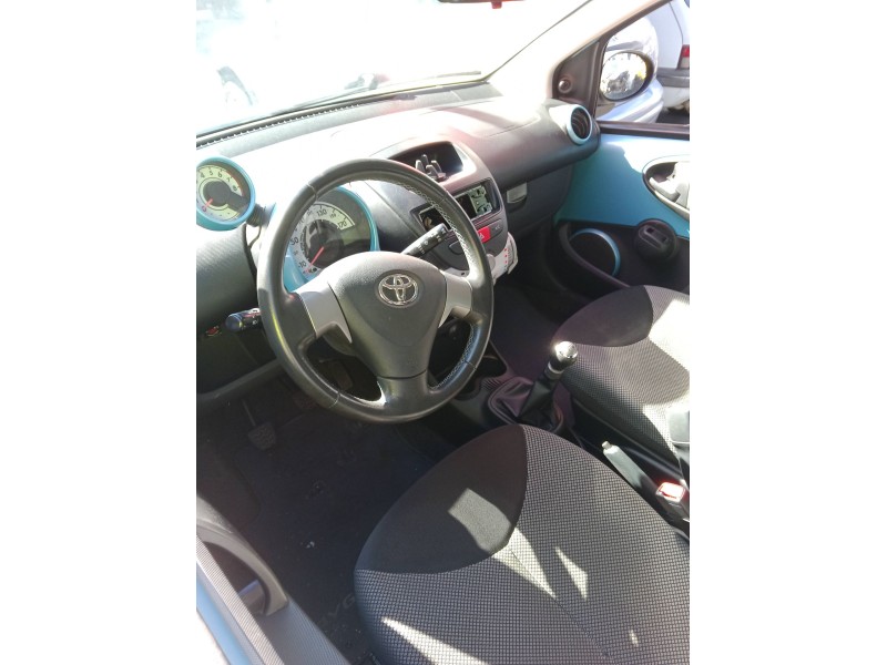 toyota aygo (_b1_) del año 2013