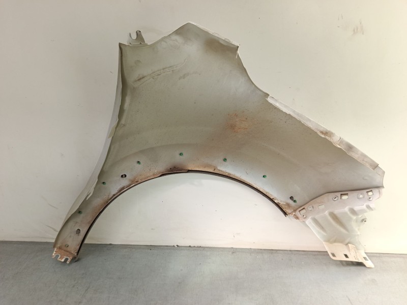 Recambio de aleta delantera izquierda para citroën c3 iii (sx) 1.2 thp 110 referencia OEM IAM 9812869080  