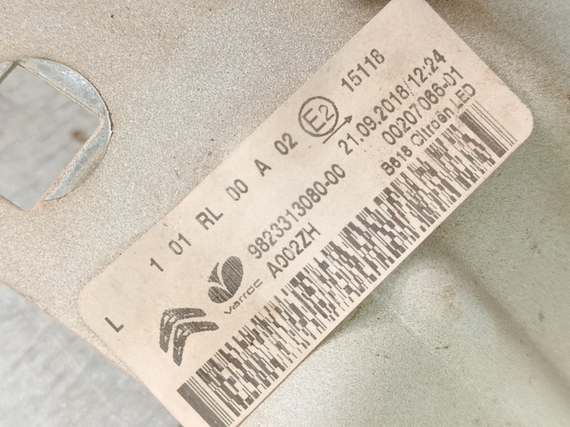 Recambio de aleta delantera izquierda para citroën c3 iii (sx) 1.2 thp 110 referencia OEM IAM 9812869080  