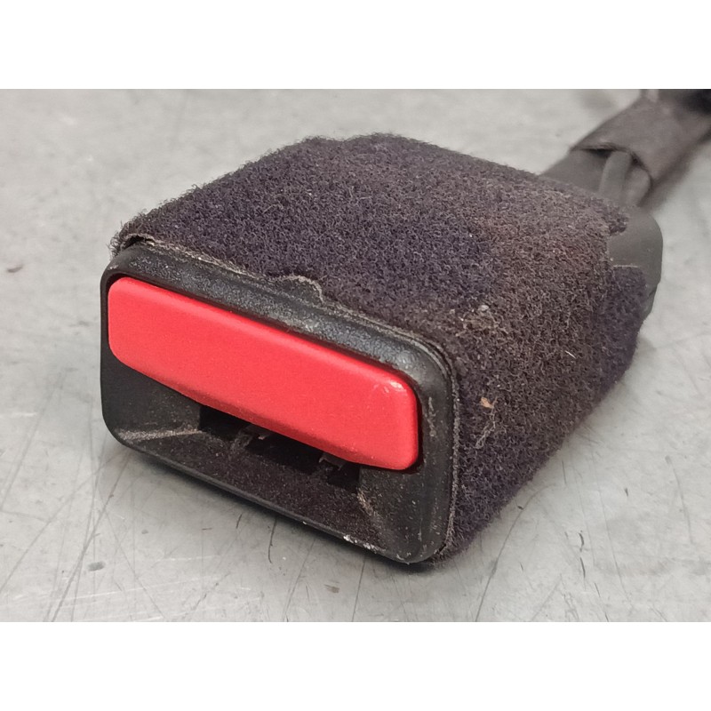 Recambio de anclaje cinturon delantero derecho para citroën c3 iii (sx) 1.2 thp 110 referencia OEM IAM   