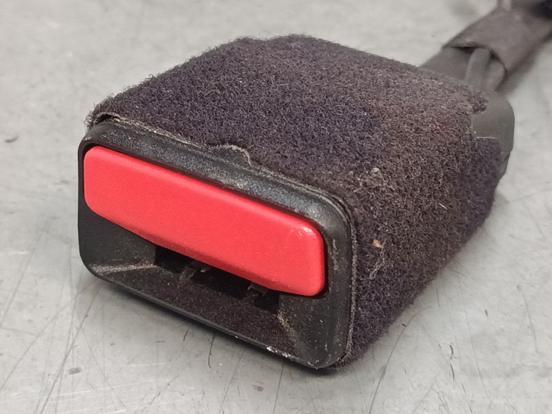 Recambio de anclaje cinturon delantero derecho para citroën c3 iii (sx) 1.2 thp 110 referencia OEM IAM   