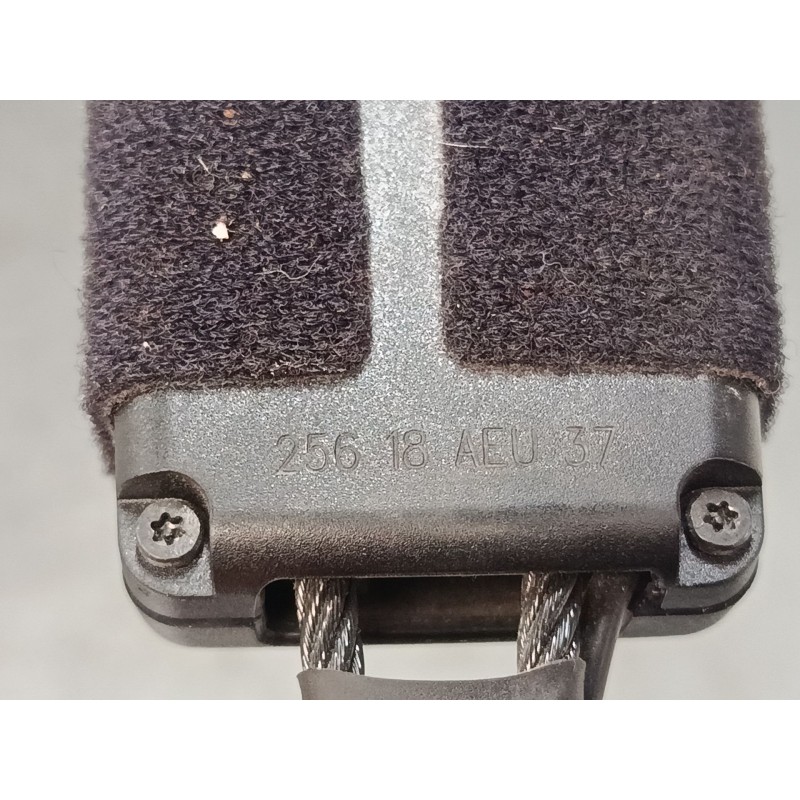 Recambio de anclaje cinturon delantero derecho para citroën c3 iii (sx) 1.2 thp 110 referencia OEM IAM   