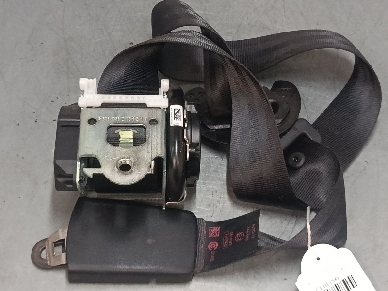 Recambio de cinturon seguridad delantero derecho para citroën c3 iii (sx) 1.2 thp 110 referencia OEM IAM 98183108XX 635518900A 