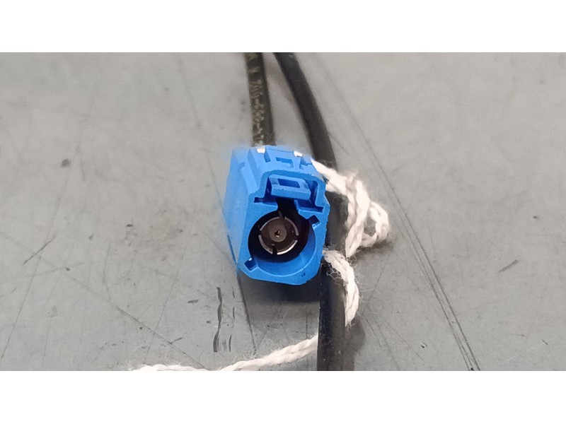 Recambio de antena para citroën c3 iii (sx) 1.2 thp 110 referencia OEM IAM 9819667880  