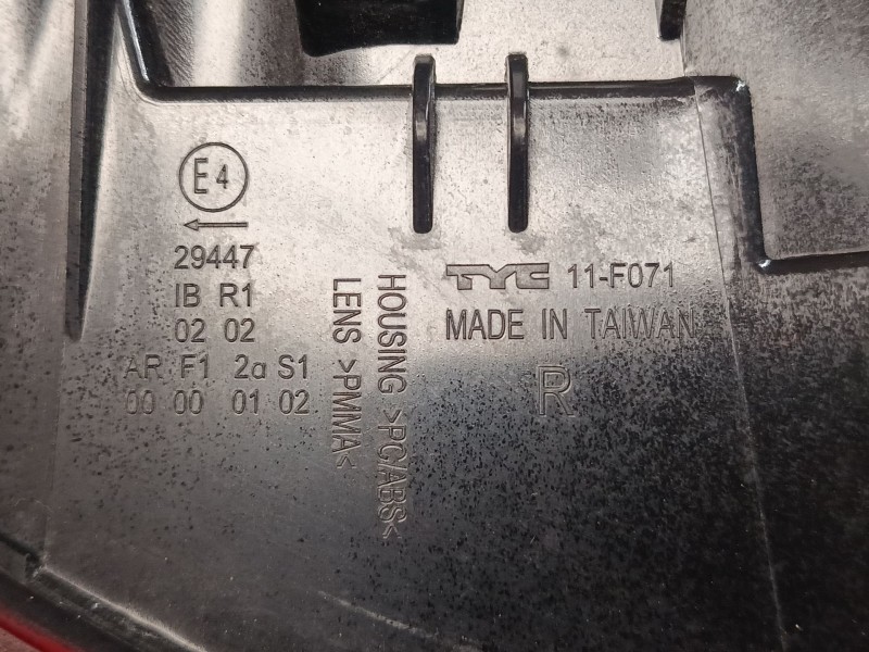 Recambio de piloto trasero derecho para citroën c3 iii (sx) 1.2 thp 110 referencia OEM IAM 9812257480  