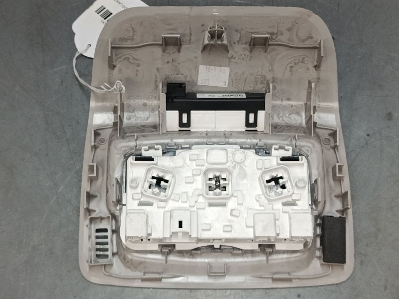 Recambio de luz interior delantera para citroën c3 iii (sx) 1.2 thp 110 referencia OEM IAM 9825205380 9811856677 