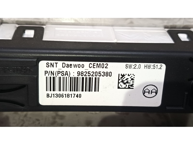 Recambio de luz interior delantera para citroën c3 iii (sx) 1.2 thp 110 referencia OEM IAM 9825205380 9811856677 